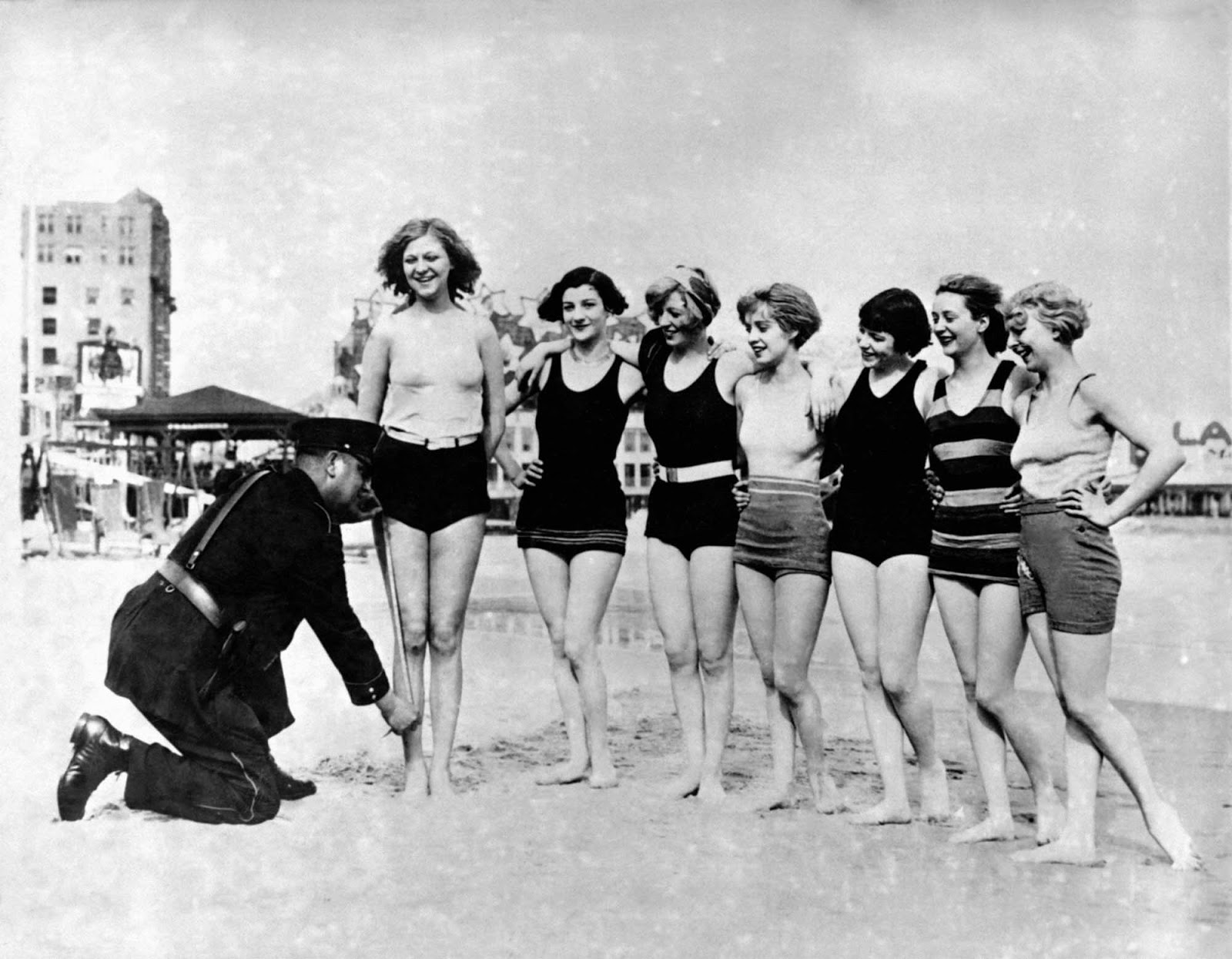Beachwear in the twenties Beachwear in the twenties